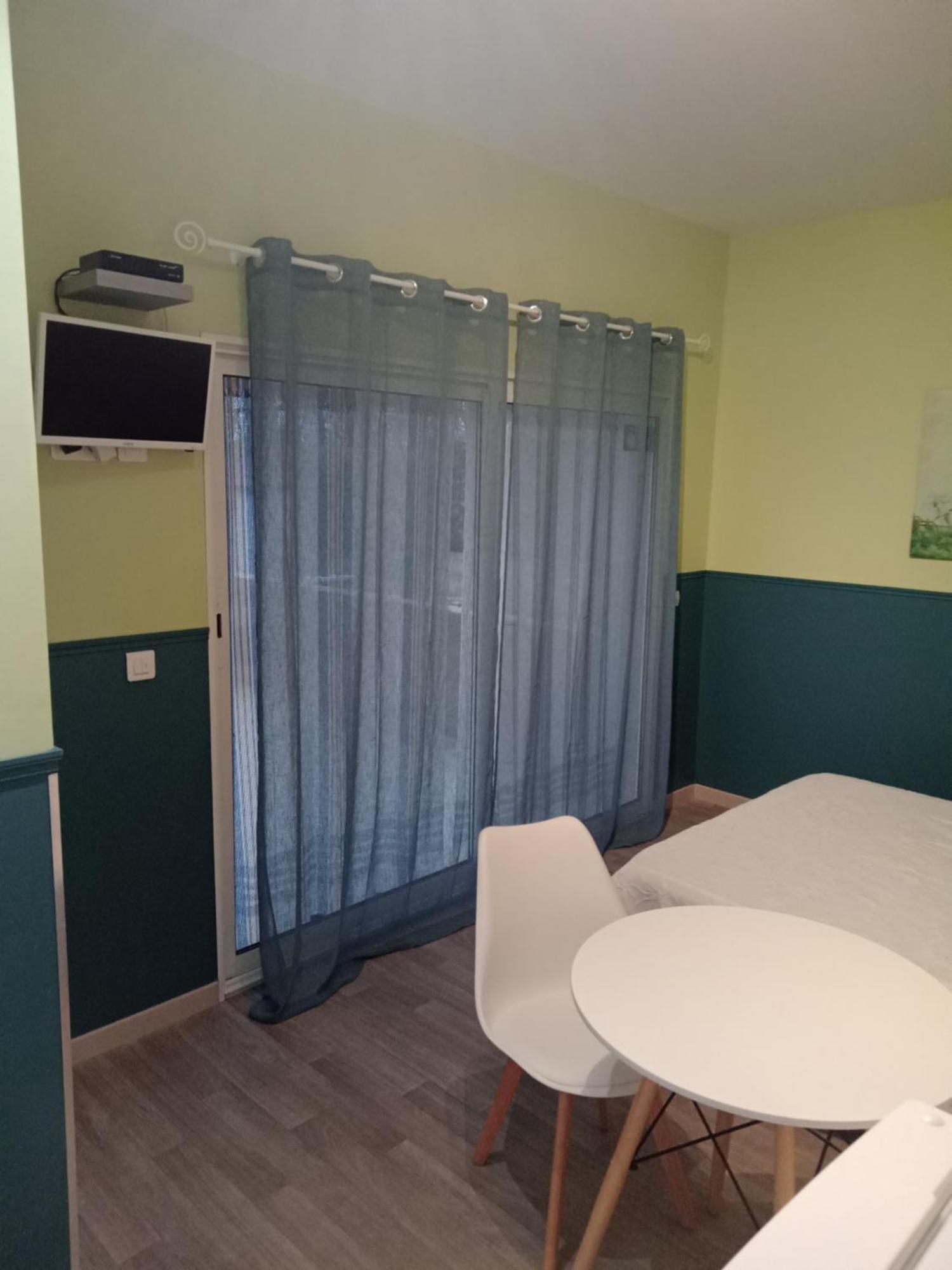 Hotel Chez Lulu Saint-Saturnin-lès-Apt Zewnętrze zdjęcie