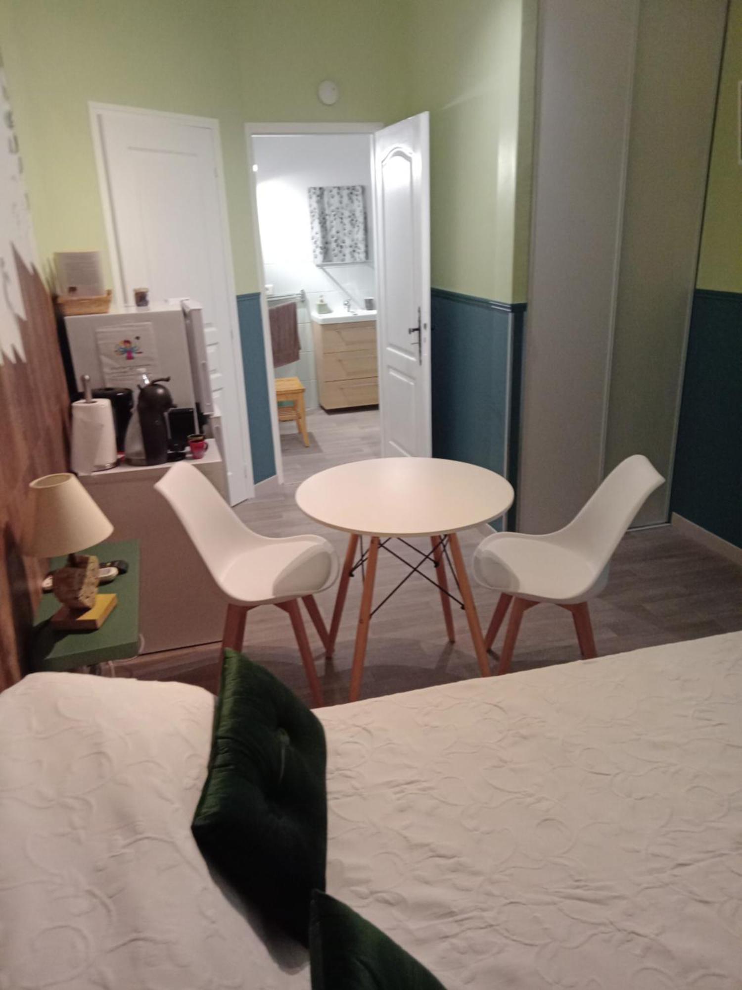 Hotel Chez Lulu Saint-Saturnin-lès-Apt Zewnętrze zdjęcie